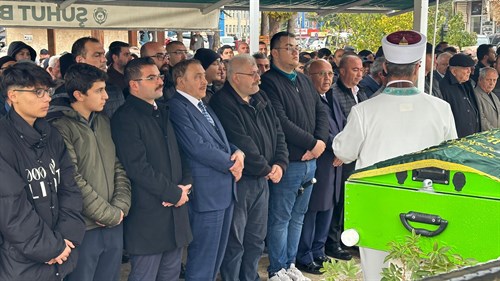 Kaymakamımız Harun Reşit HAN, ilçemizde bir dönem İlçe Milli Eğitim Müdürlüğü yapan ilçemiz eşrafından Ahmet Çelikkanat’ın cenaze törenine katıldı.
