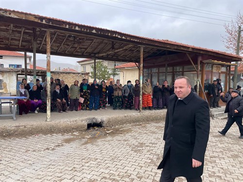 Kaymakamımız İzzet Cem ESER ilgili kurum amirleriyle beraber; İlçemiz Kayabelen, Balçıkhisar, Güneytepe ve İlyaslı Köylerine Ziyarette bulundu.