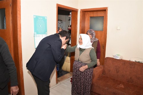 Kaymakamımız Harun Reşit HAN, Şehit P.Er Mesut AKPINAR’ın ailesine misafir olarak birlikte iftar  yaptı. 